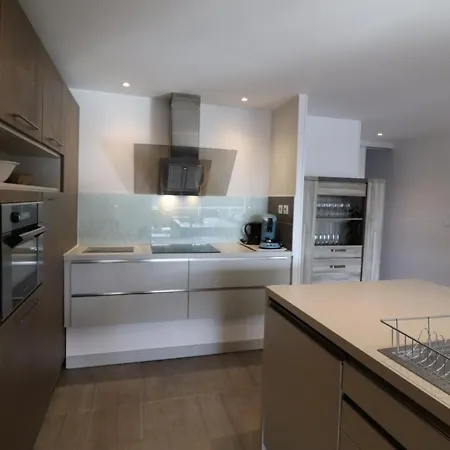 Maison Contemporaine Avec Piscine Privee, Jardin Clos Et Internet - Fr-1-742-53 * Lacapelle-Viescamp