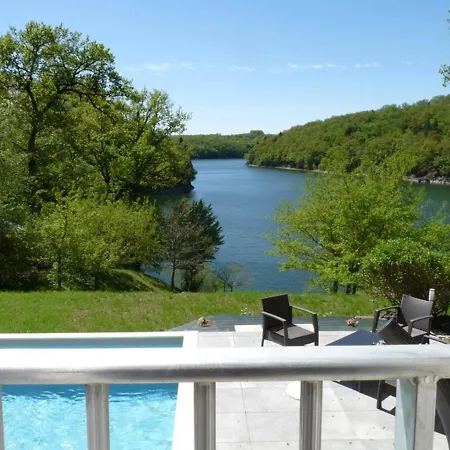 Maison Contemporaine Avec Piscine Privee, Jardin Clos Et Internet - Fr-1-742-53