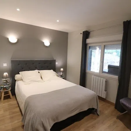 Casa vacanze Maison Contemporaine Avec Piscine Privee, Jardin Clos Et Internet - Fr-1-742-53 Lacapelle-Viescamp